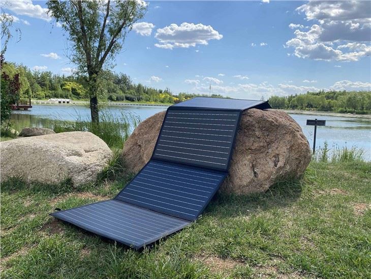 Kasaba uyushma portativi Portativ Cichling Solar panelidan foydalaning