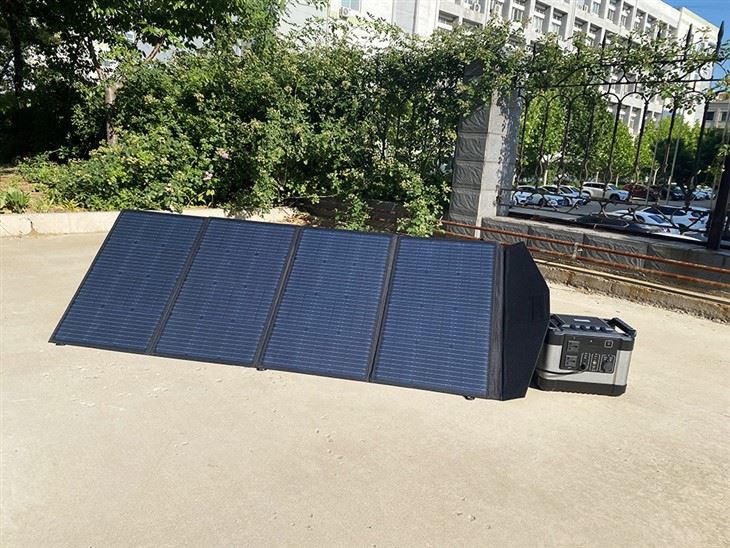 Tashqi tomondan 200 o'rinli quyosh paneli